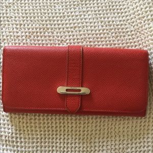 Tod's Wallet